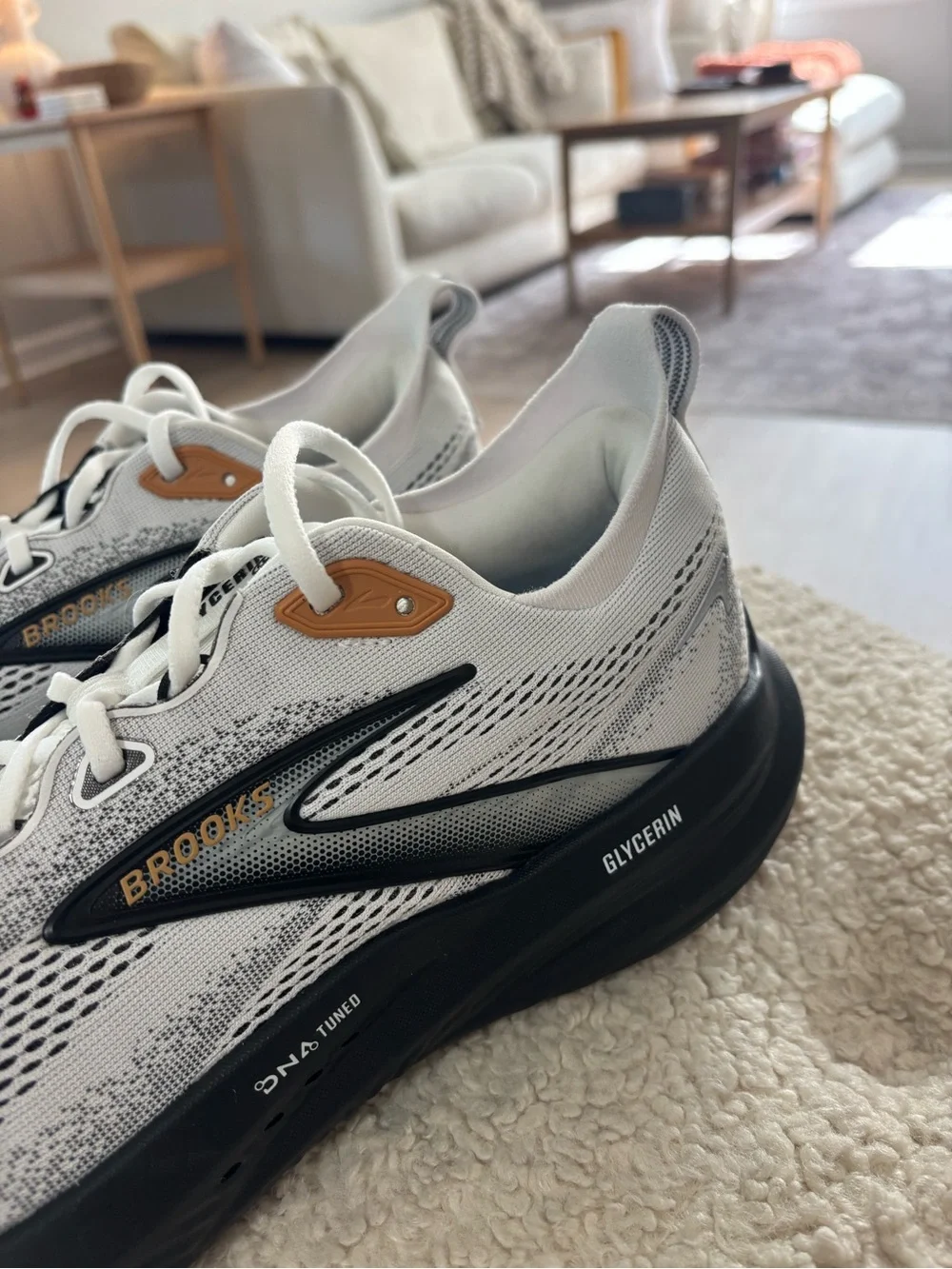 Brooks Glycerin 22 Mens 11.5 M  White Grey Black Road Running Sneakers Shoe nice